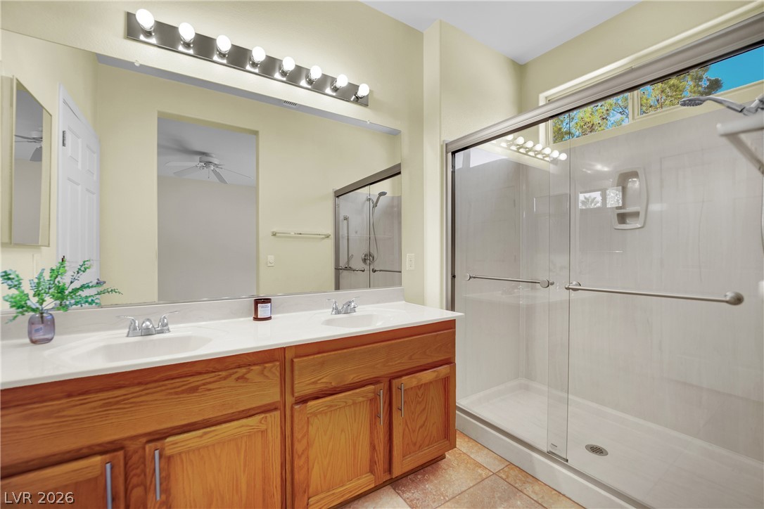 2582 Grandville Avenue Property Photo 20