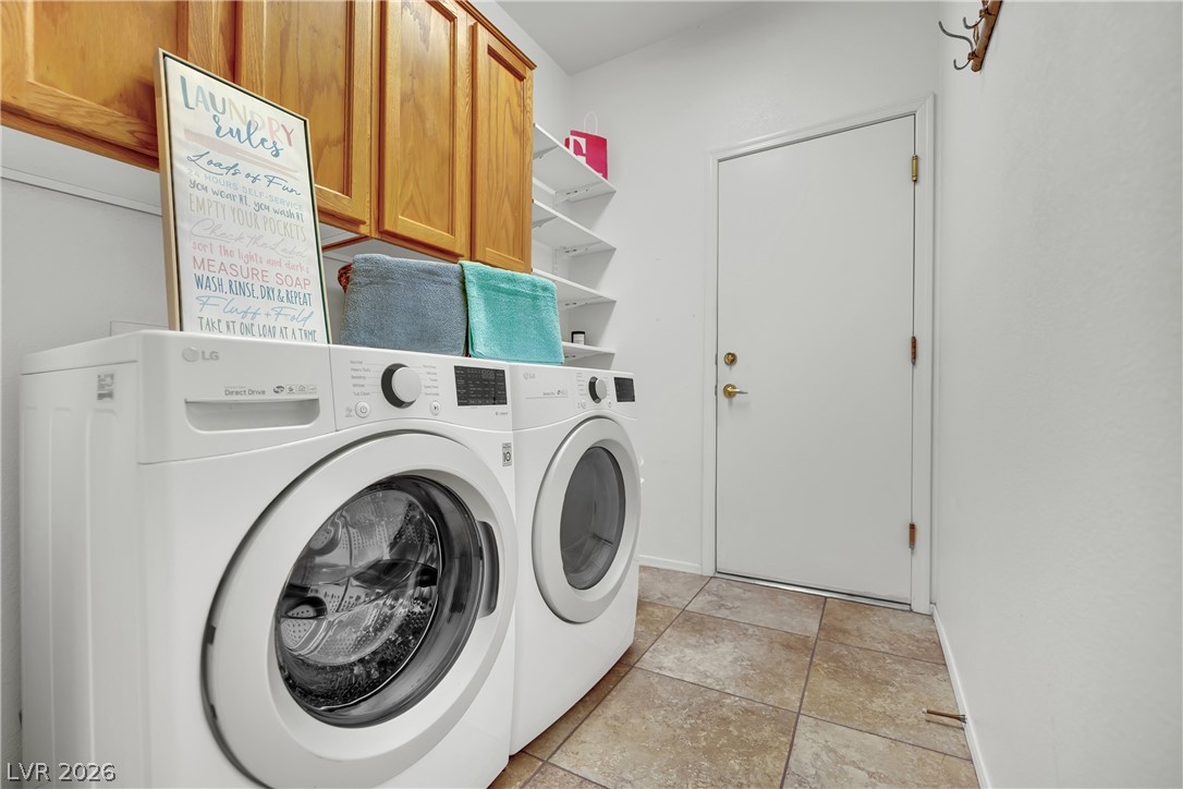 2582 Grandville Avenue Property Photo 22