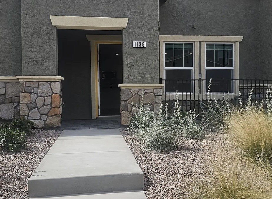 1138 Meadow Sparrow Place Property Photo 1