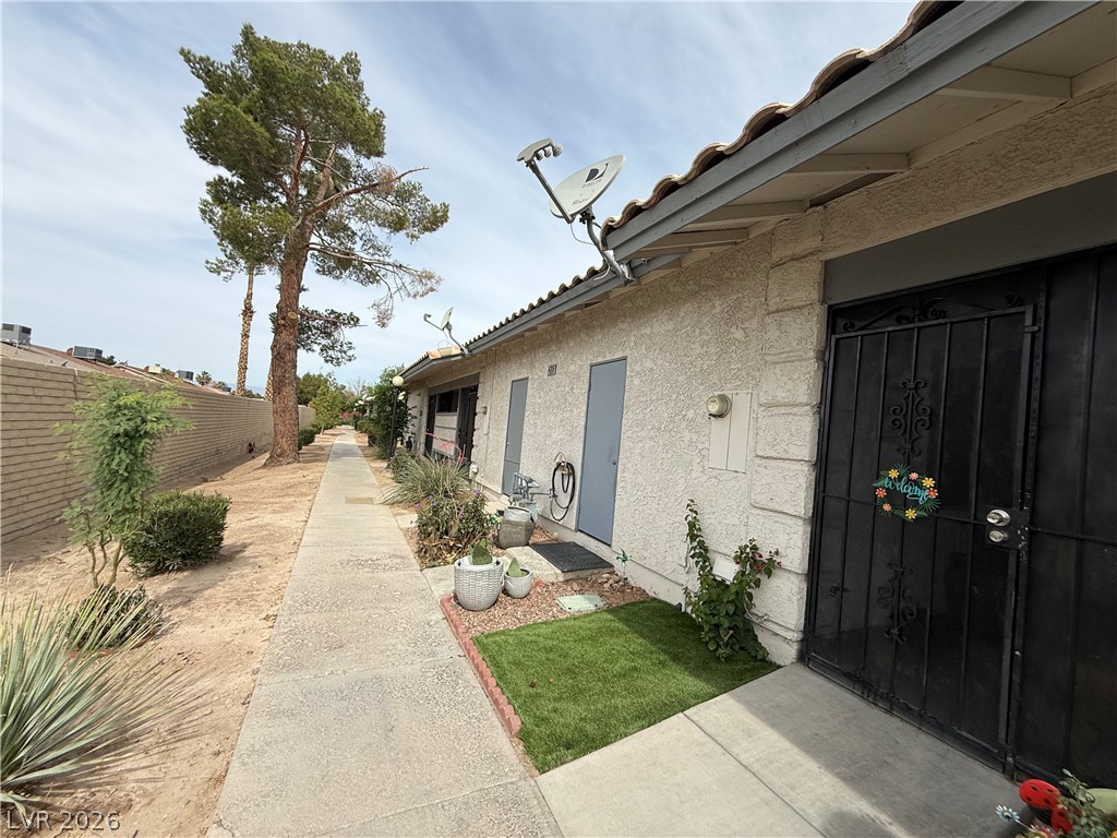 2779270 Property Photo 1