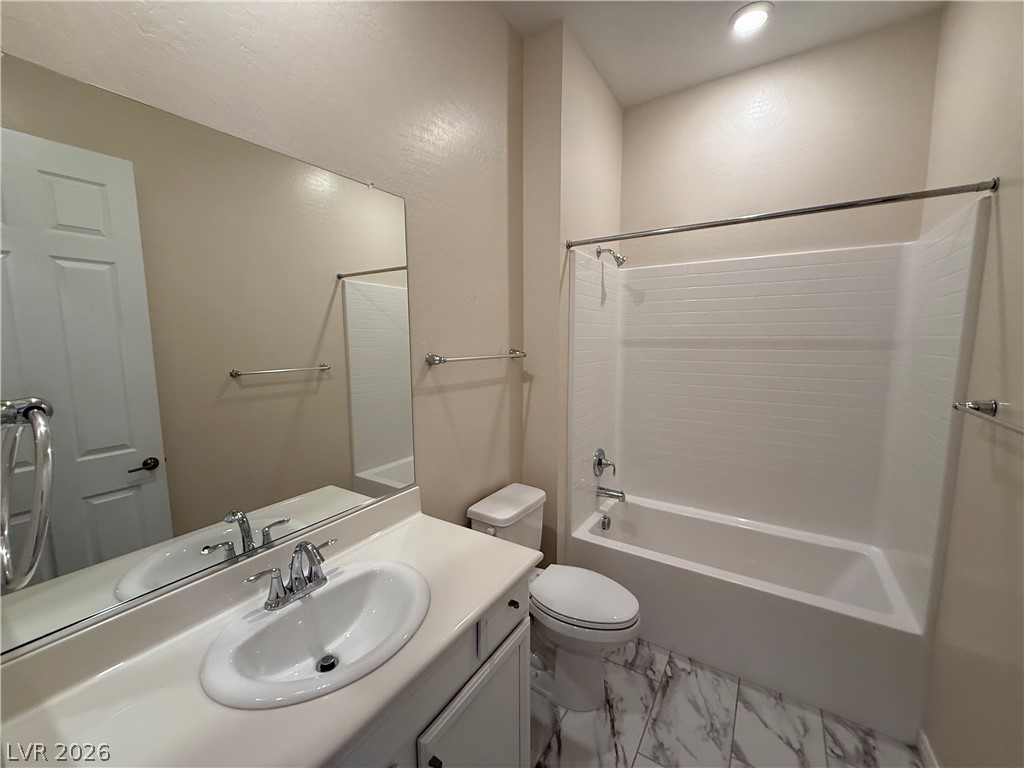 208 Bellini Peak Avenue Property Photo 7