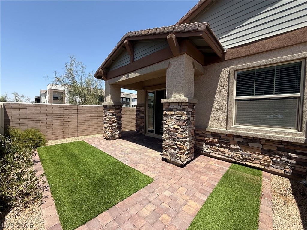 208 Bellini Peak Avenue Property Photo 10
