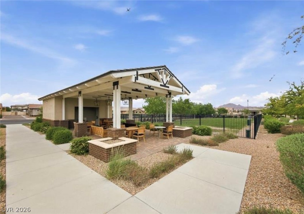 208 Bellini Peak Avenue Property Photo 11