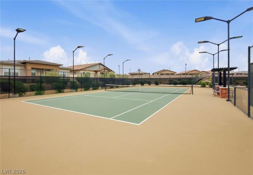 208 Bellini Peak Avenue Property Photo 13