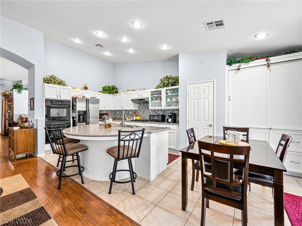 5448 Flying Arrow Place Property Photo 4