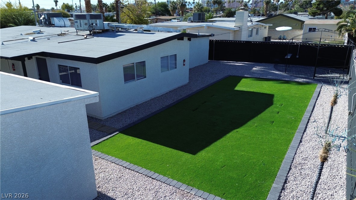 1660 Izabella Avenue Property Photo 9