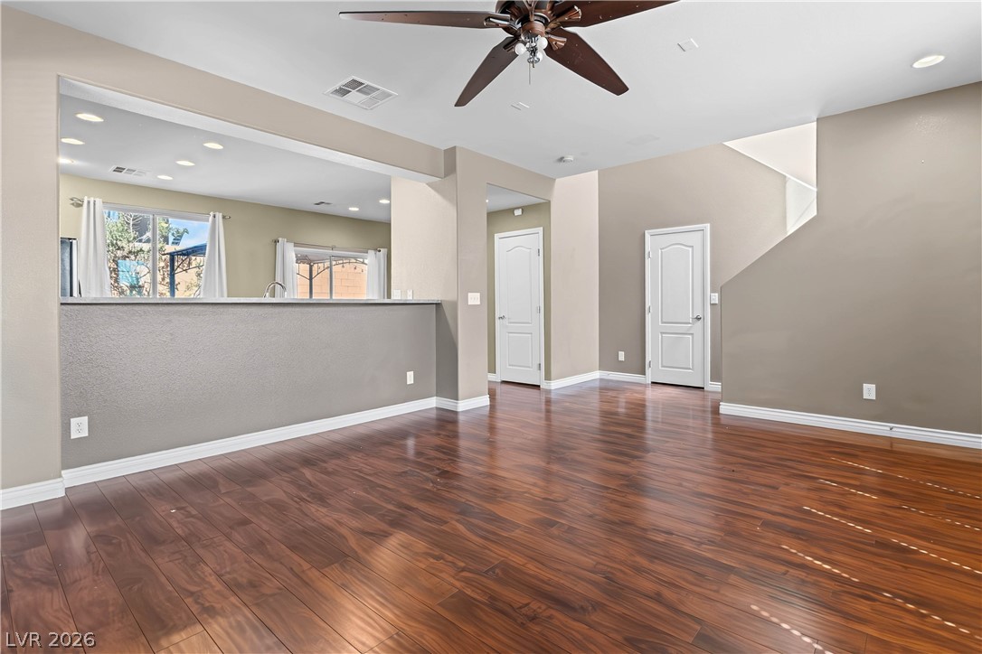 8396 Waylon Avenue Property Photo 5