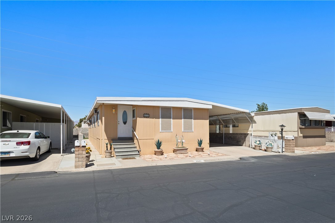 4641 Royal Ridge Boulevard Property Photo 2