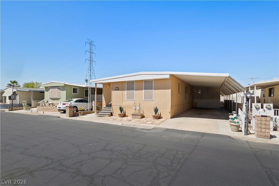 4641 Royal Ridge Boulevard Property Photo 4
