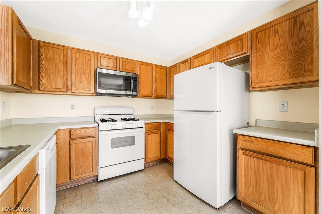 4849 Lone Grove Drive Property Photo 10