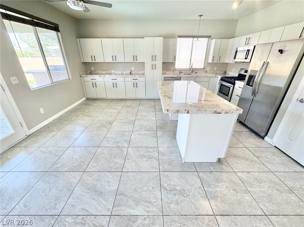 1092 Whispering Birch Avenue Property Photo 3