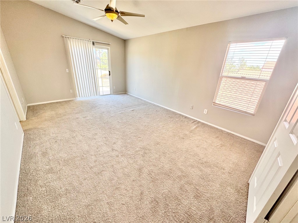1092 Whispering Birch Avenue Property Photo 6