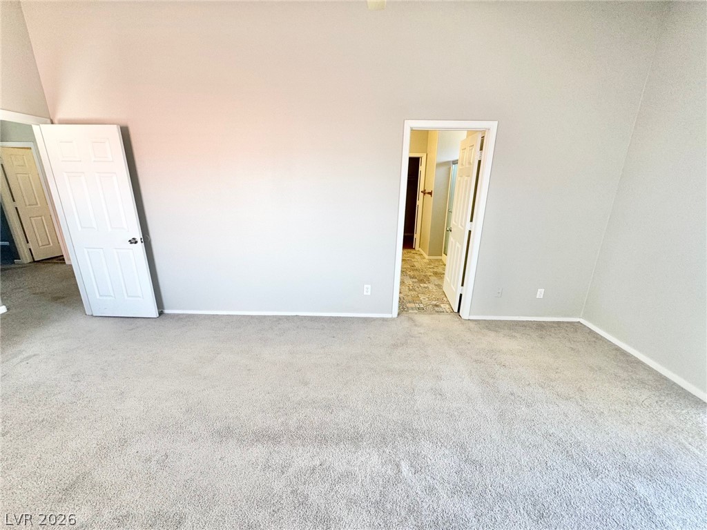 1092 Whispering Birch Avenue Property Photo 8