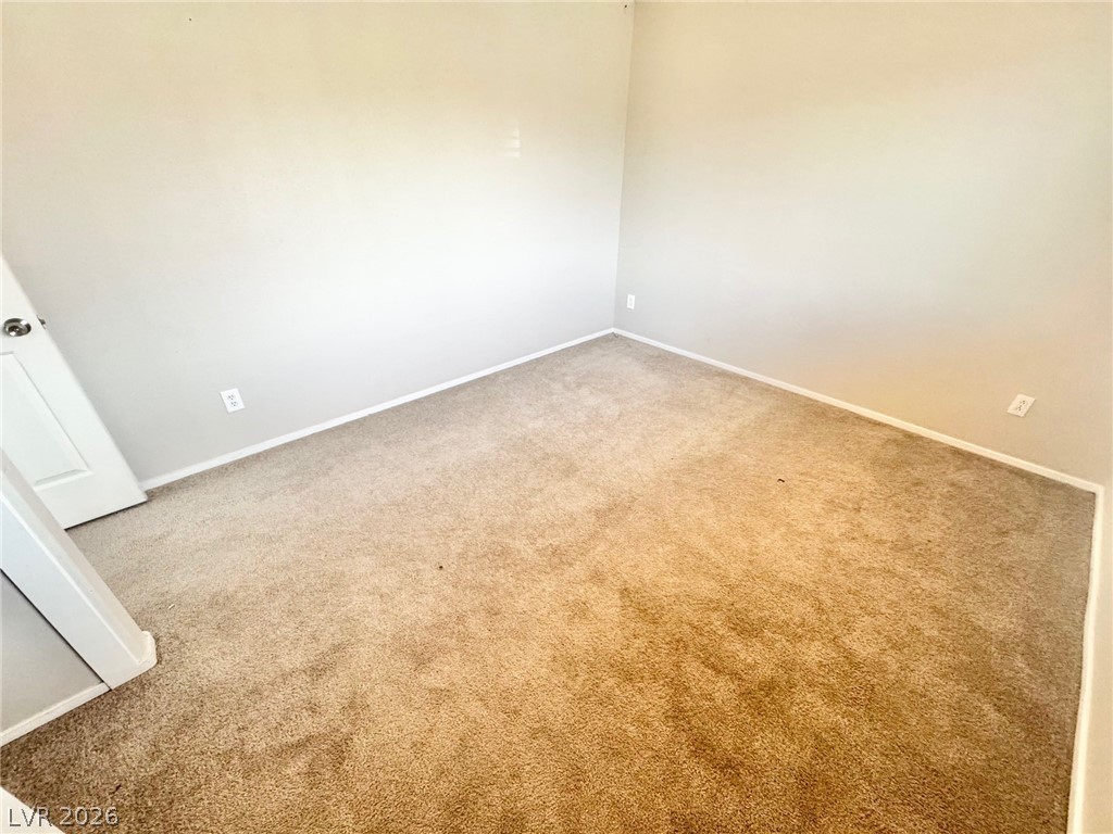 1092 Whispering Birch Avenue Property Photo 31