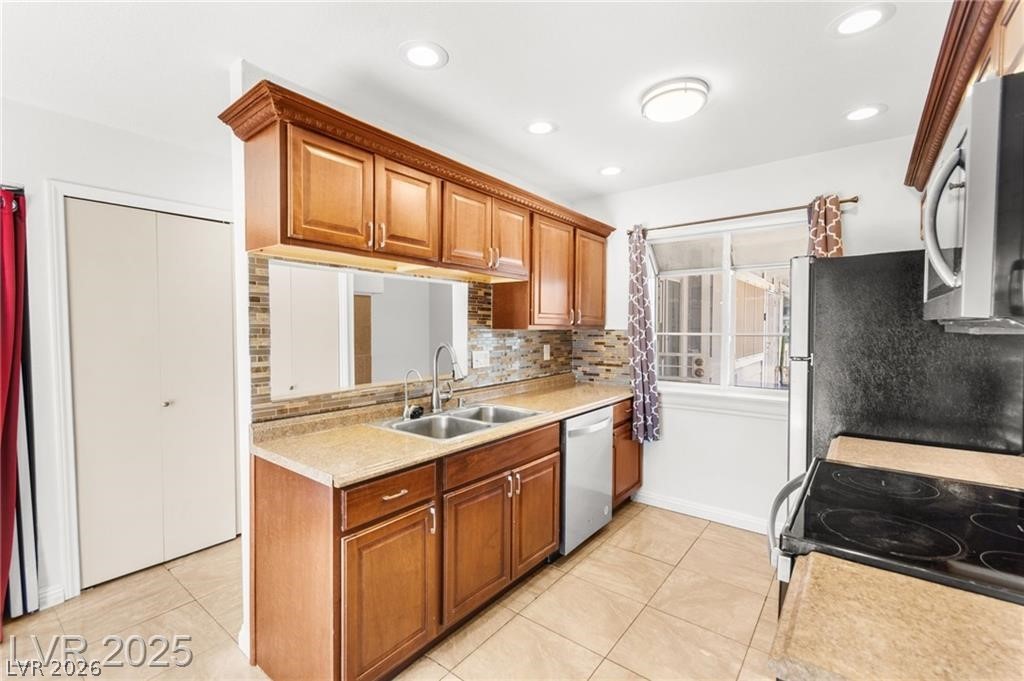 5831 Medallion Drive 101 Property Photo 12