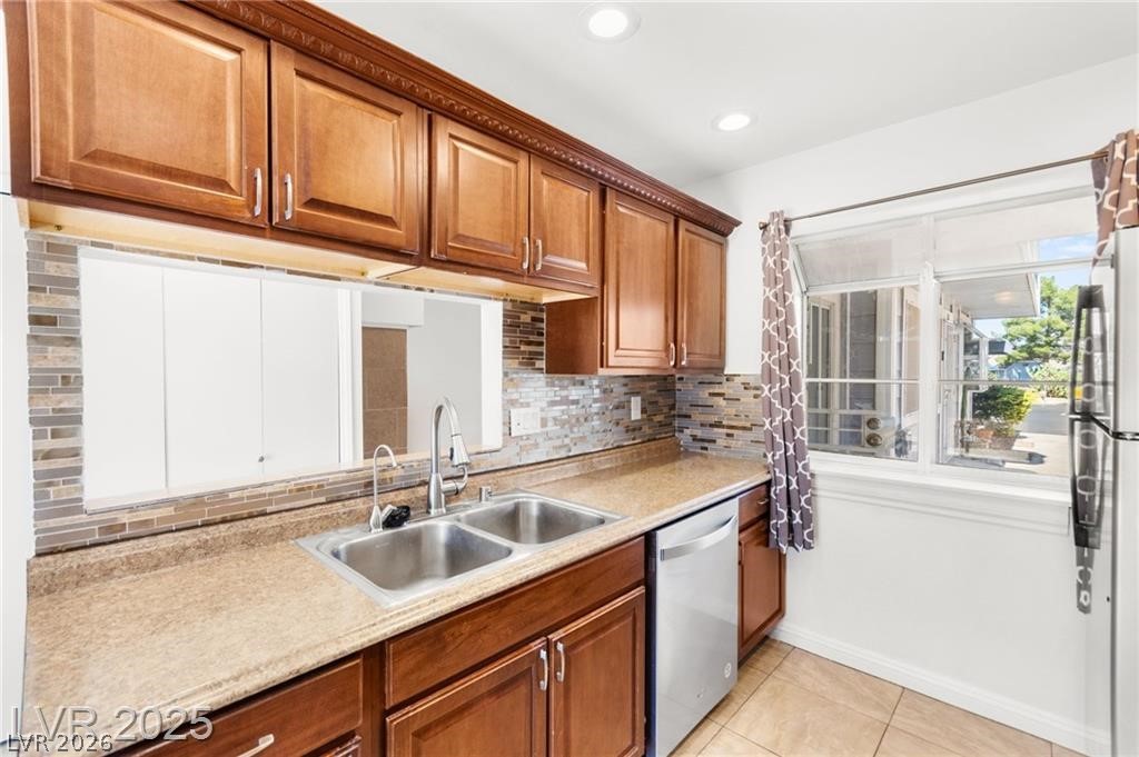 5831 Medallion Drive 101 Property Photo 14