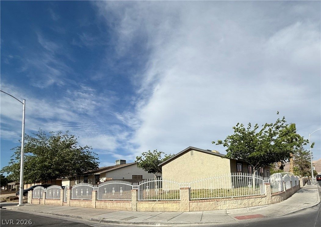 4900 Washington Property Photo 3