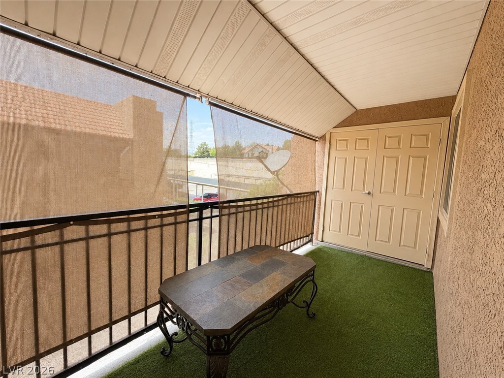 5026 River Glen Drive 162 Property Photo 16