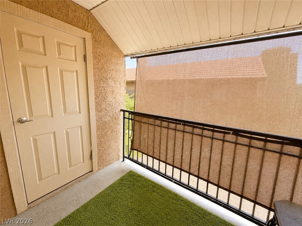 5026 River Glen Drive 162 Property Photo 17