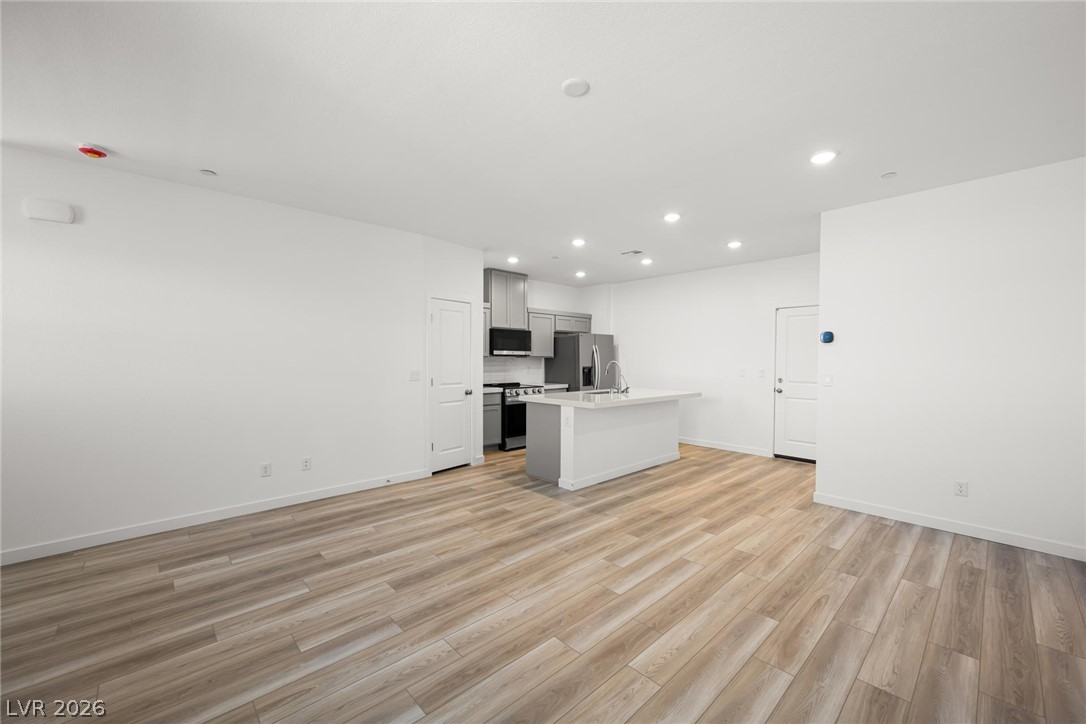 8821 Grabill Spruce Street Property Photo 4