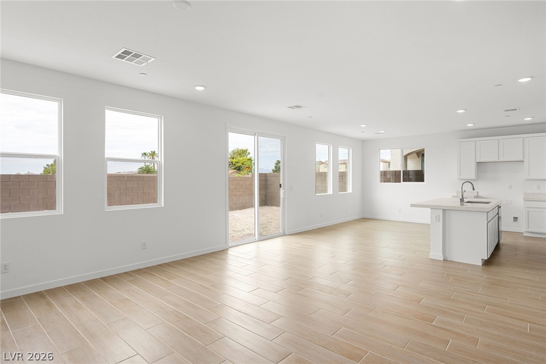321 Lupton Avenue Property Photo 3