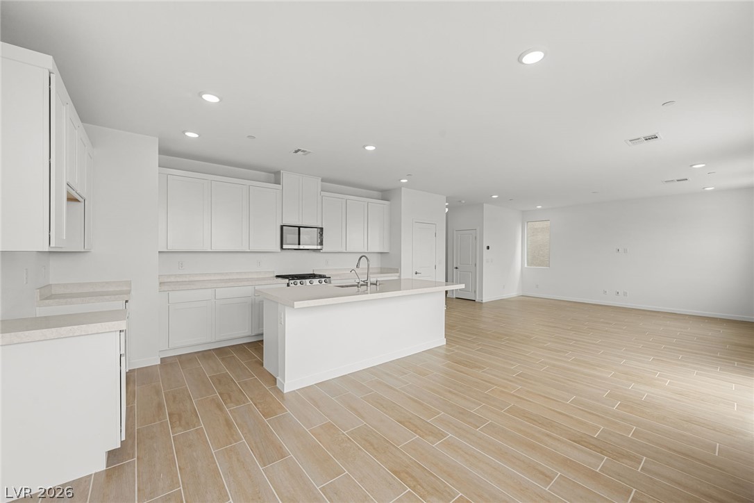 321 Lupton Avenue Property Photo 6