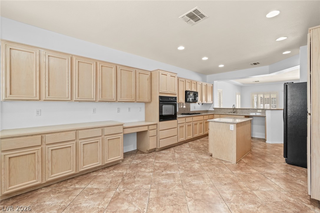 2032 Wolverine Court Property Photo 11