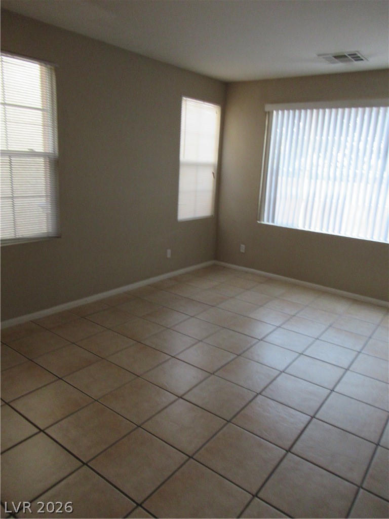 4425 Oberlander Avenue Property Photo 3