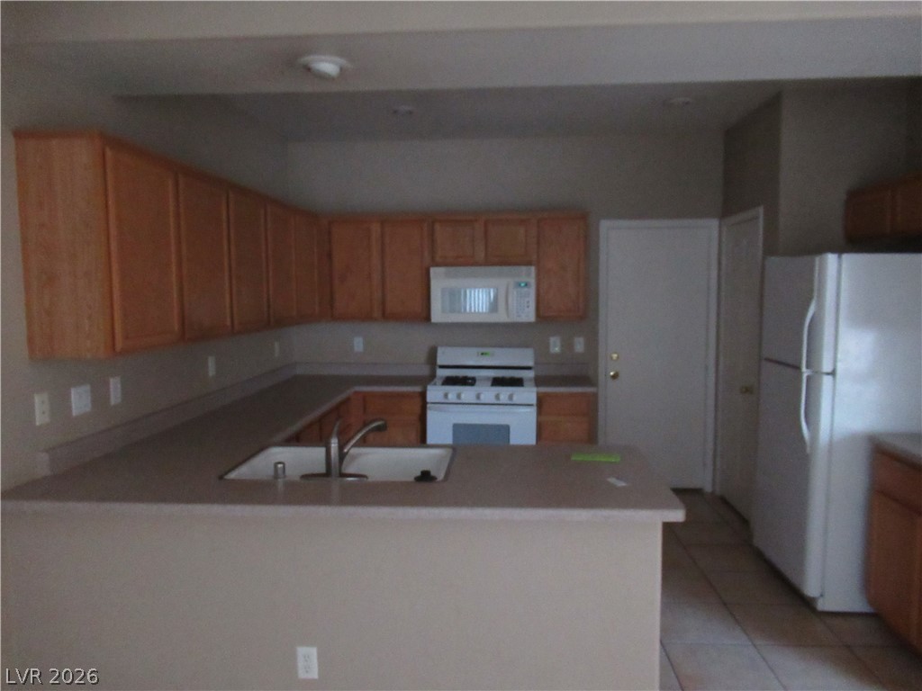 4425 Oberlander Avenue Property Photo 5