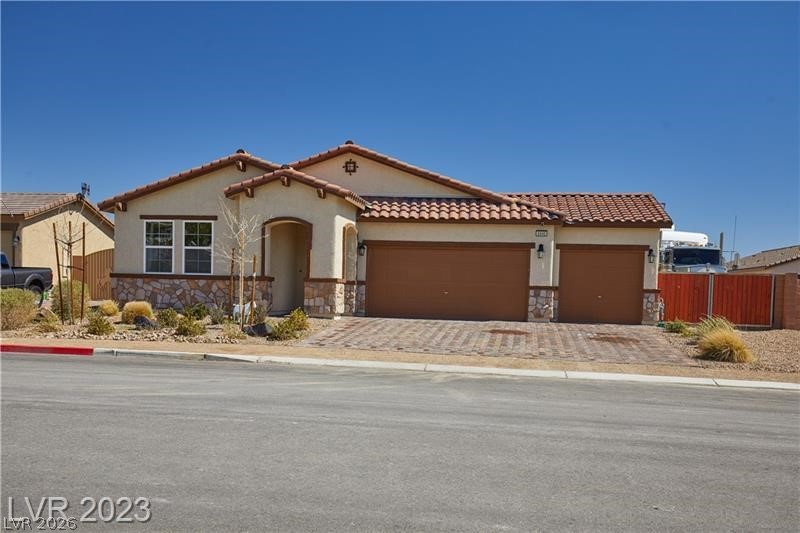 6940 Unicorn Property Photo 1