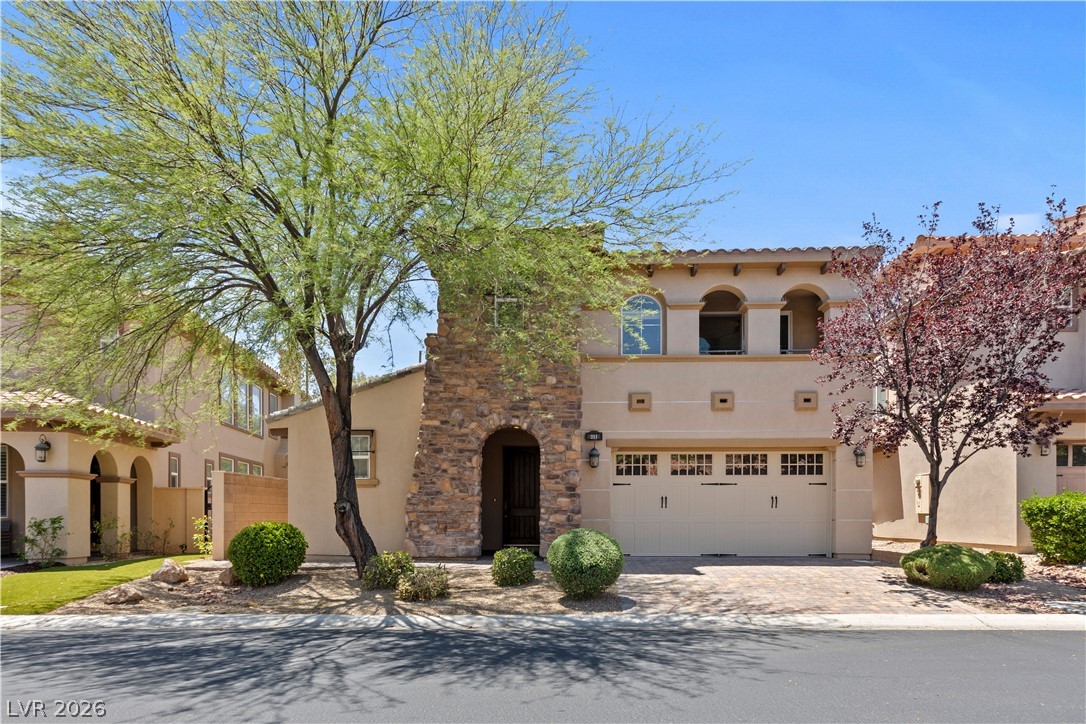 211 Crooked Putter Drive Property Photo 1