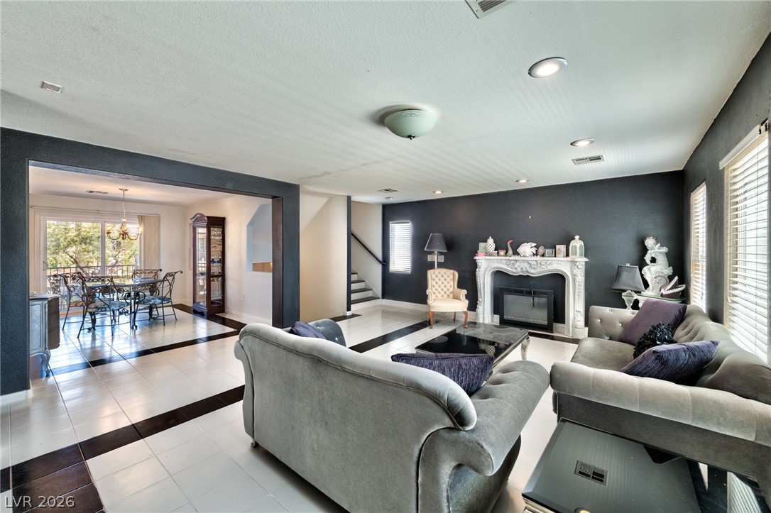 29 Marble Apex Avenue Property Photo 8