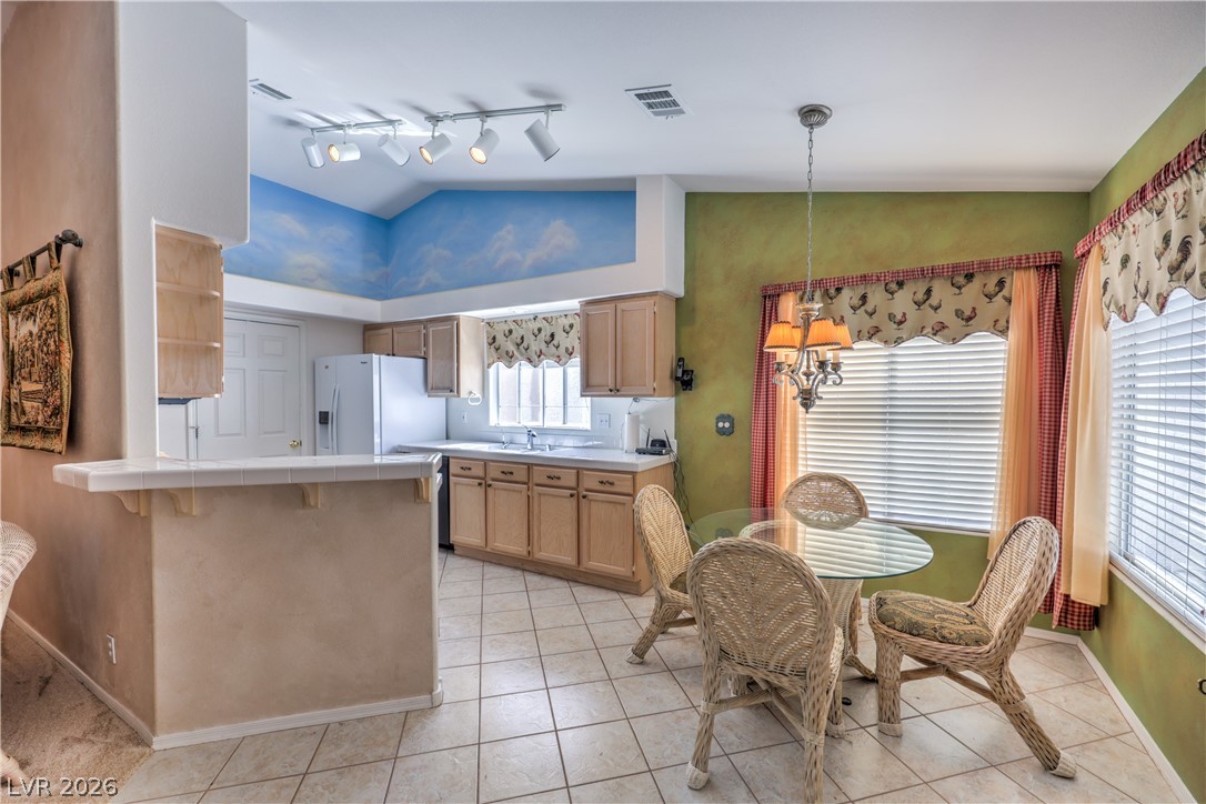 1046 Armillaria Street Property Photo 9