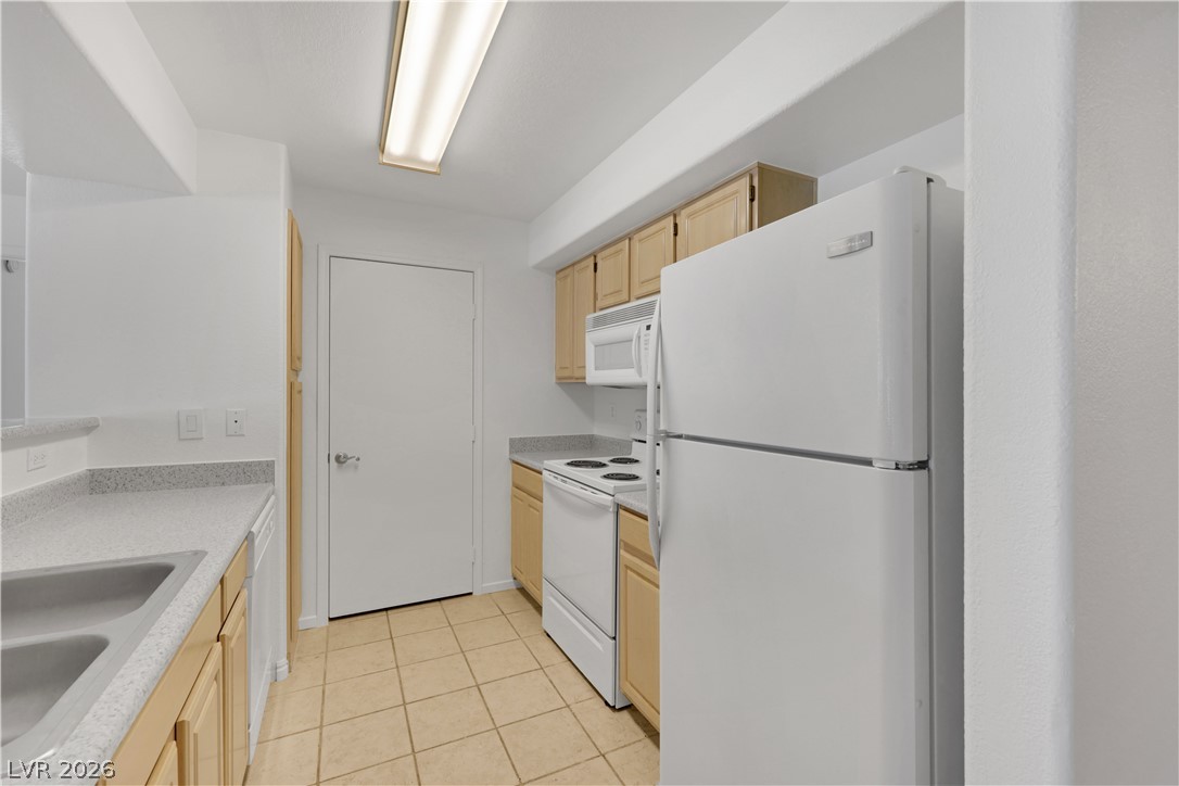 555 East Silverado Ranch Boulevard 2047 Property Photo 21