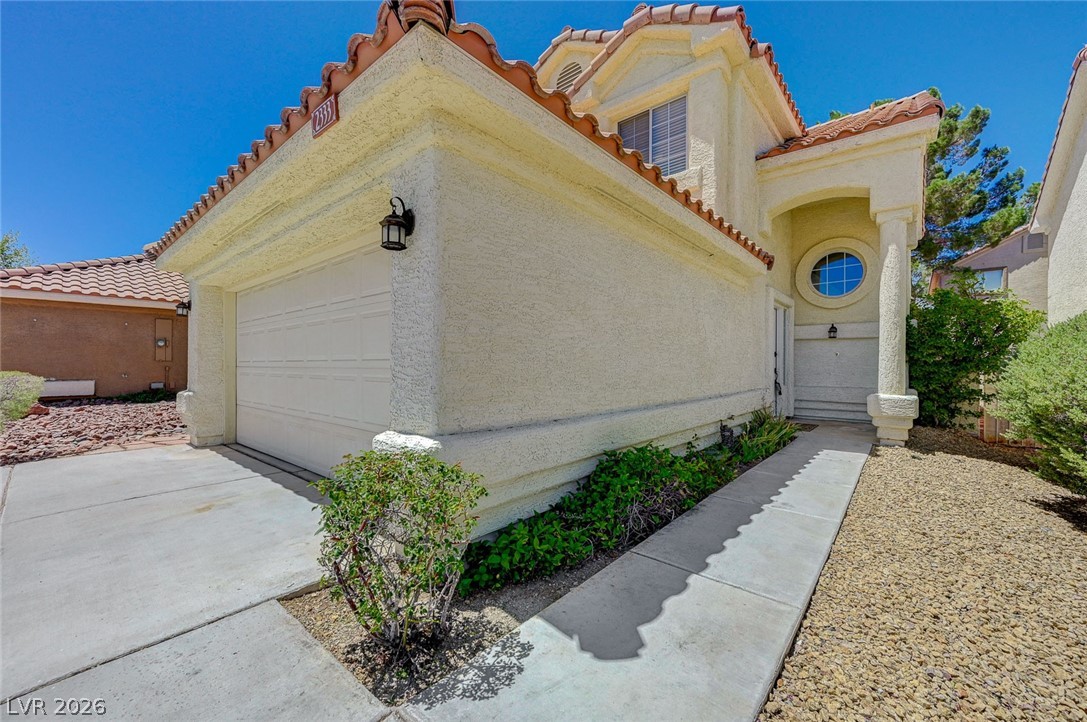 2333 Jasmine Garden Drive Property Photo 4