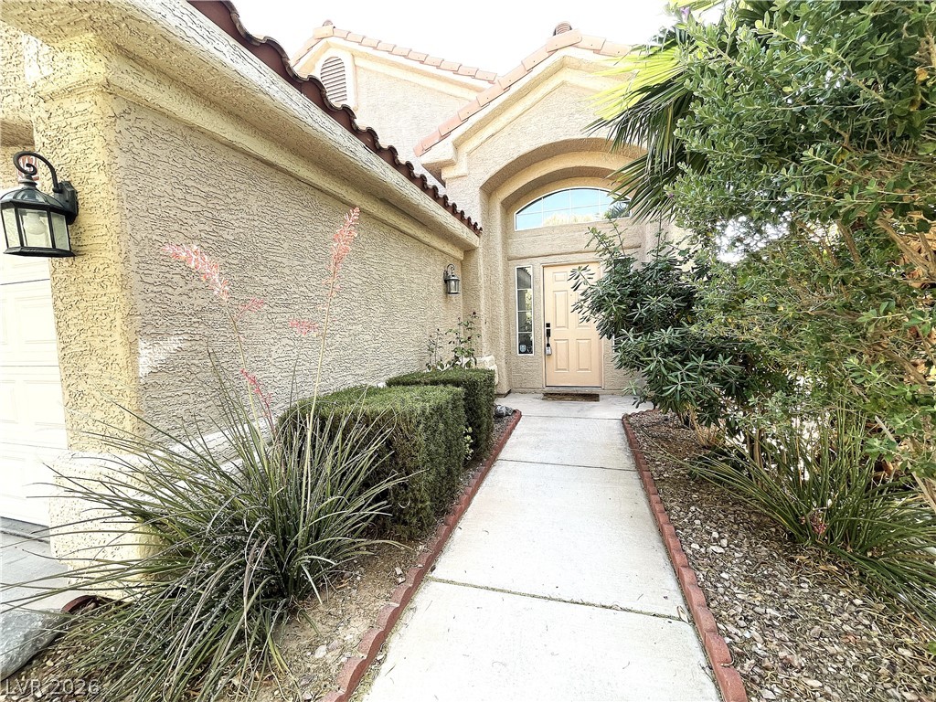 1420 Desert Hills Drive Property Photo 3