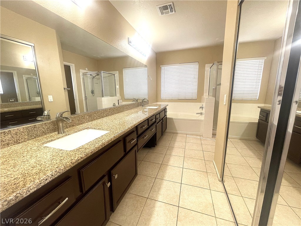 1420 Desert Hills Drive Property Photo 17