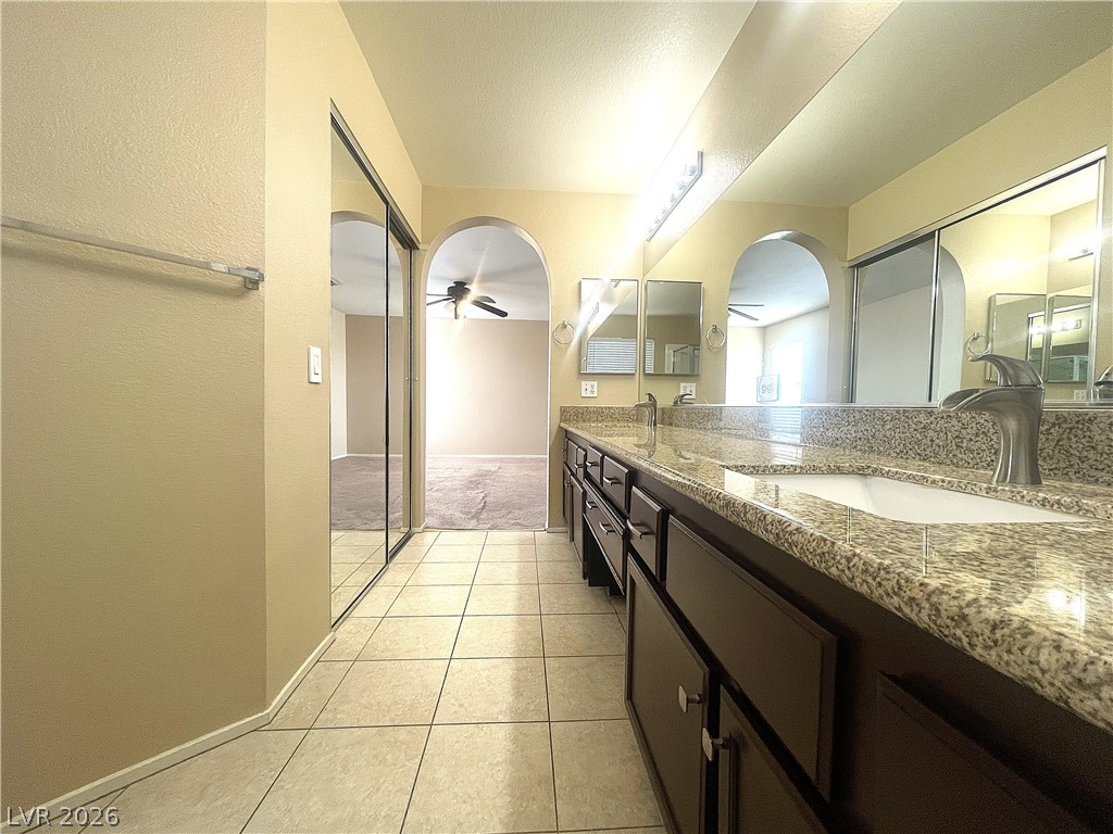 1420 Desert Hills Drive Property Photo 20