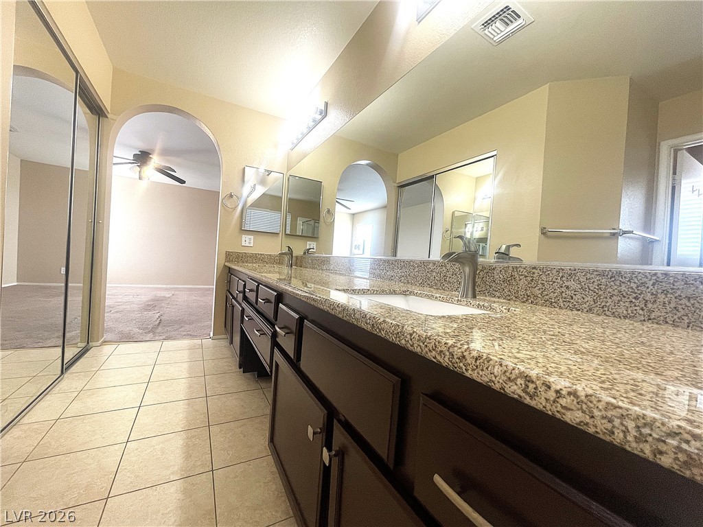 1420 Desert Hills Drive Property Photo 21