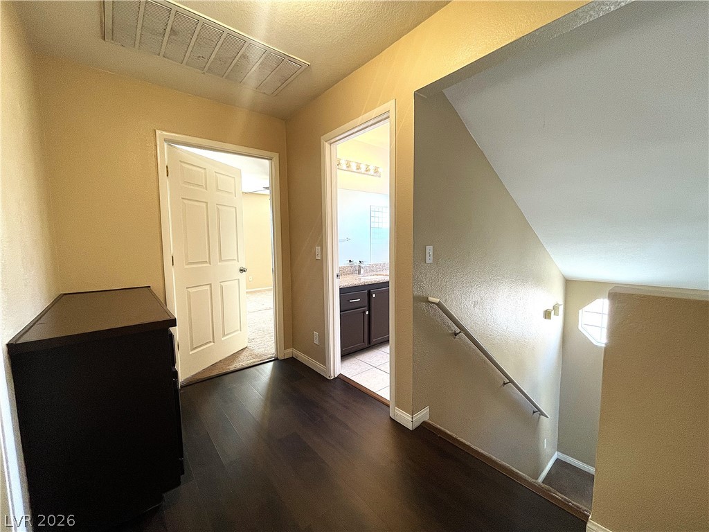 1420 Desert Hills Drive Property Photo 28