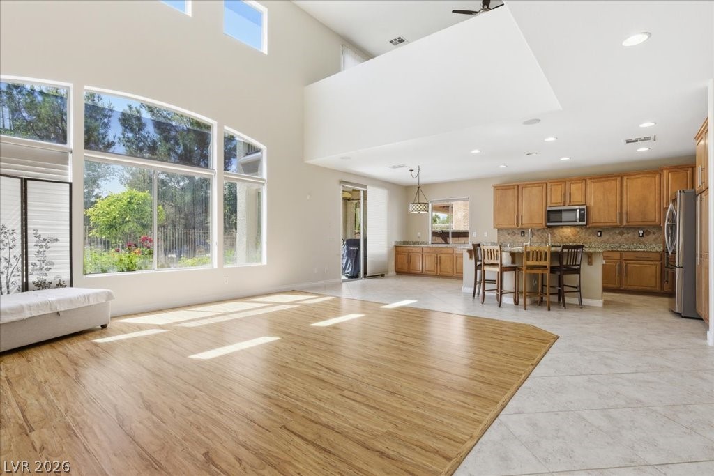 7025 Puetollano Drive Property Photo 3