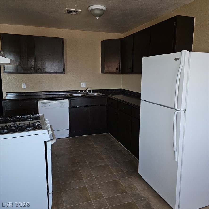 2781160 Property Photo 3