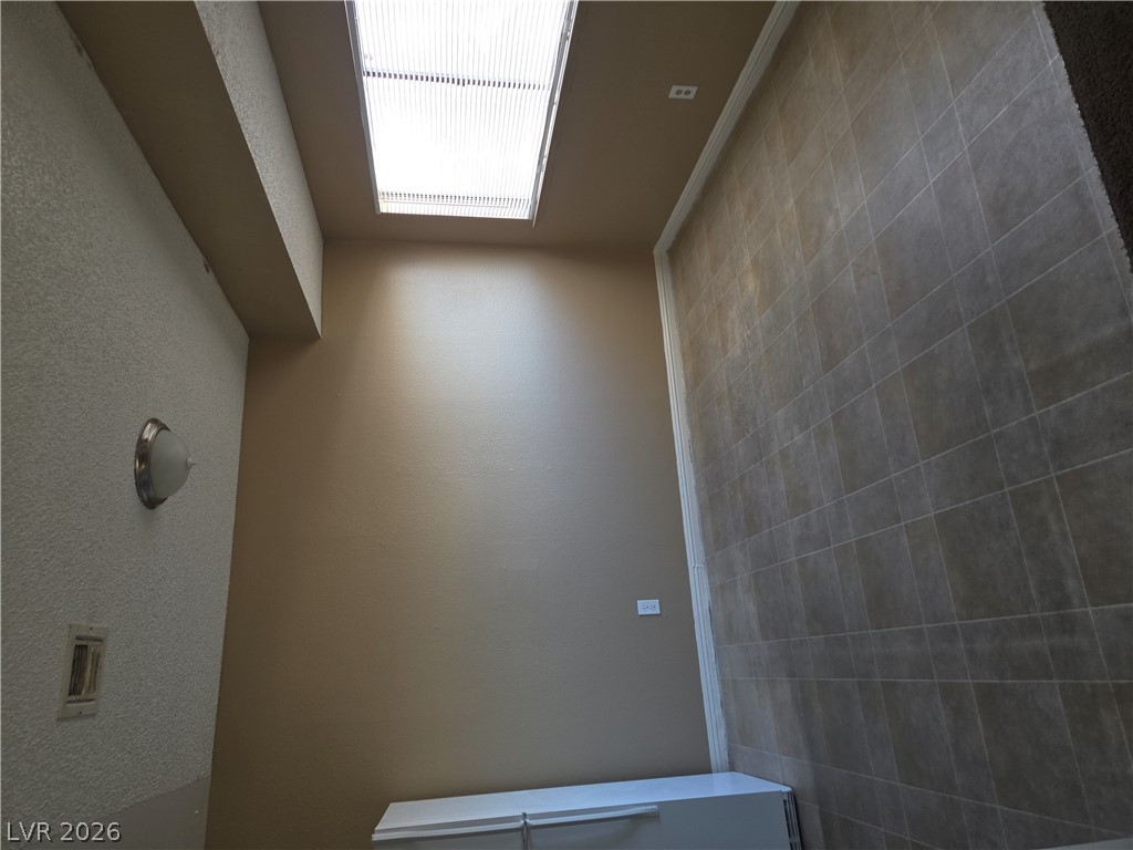 2781160 Property Photo 13