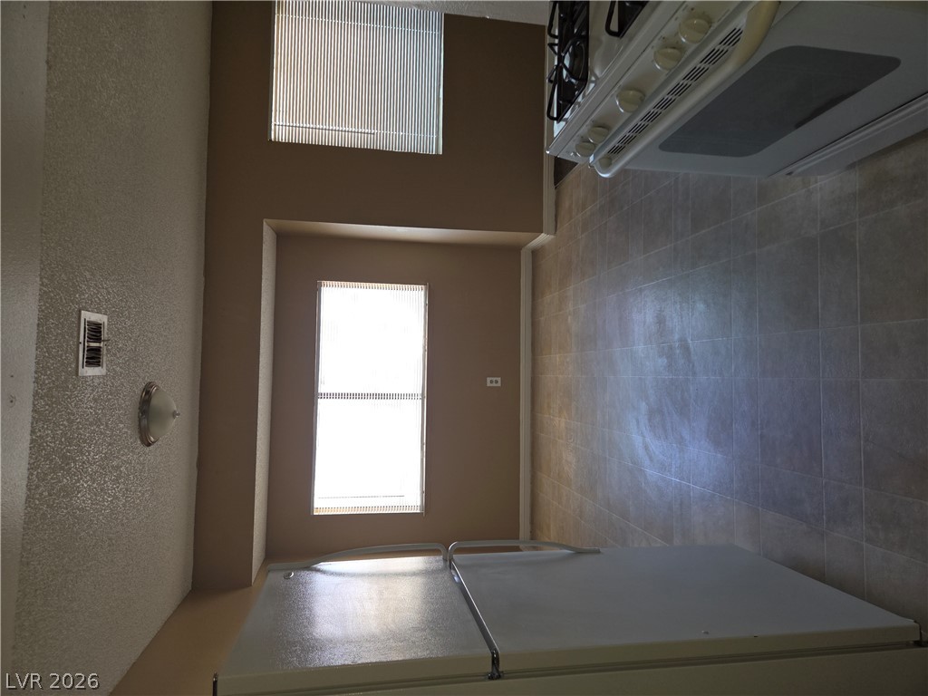 2781160 Property Photo 15