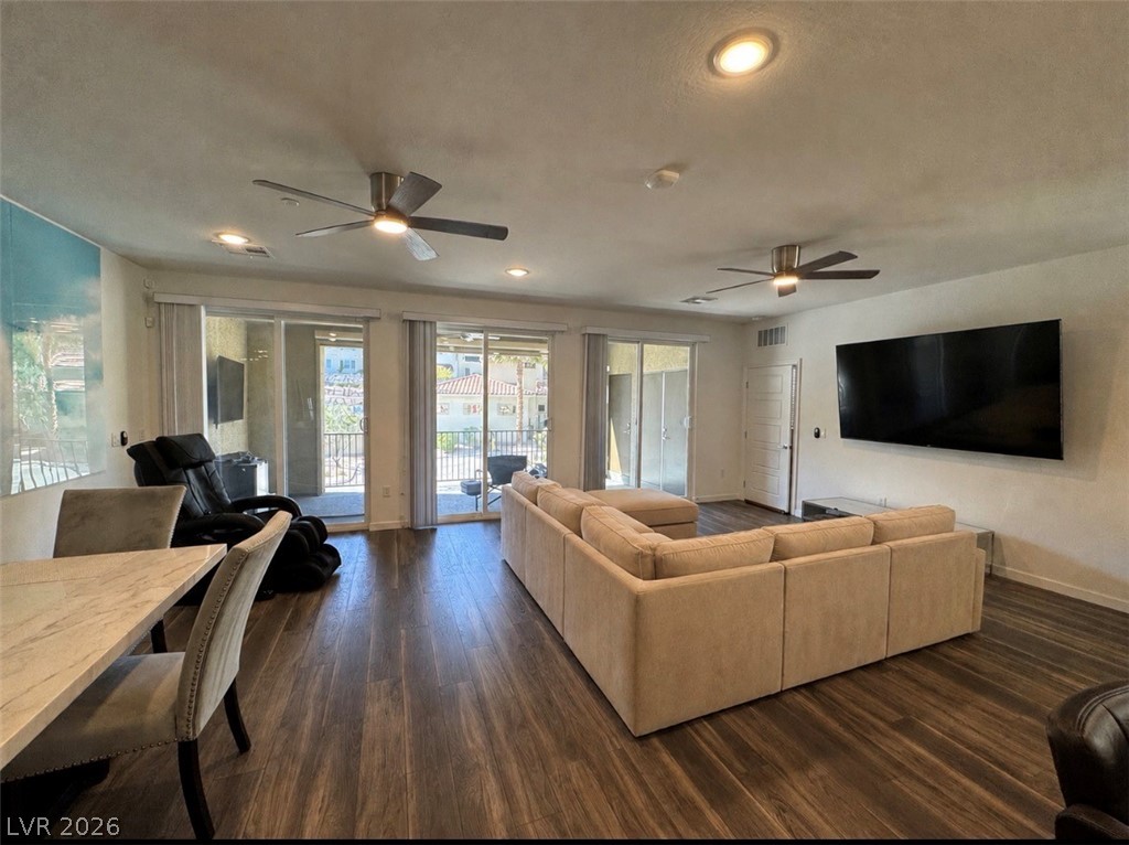2555 Hampton Road 4205 Property Photo 9