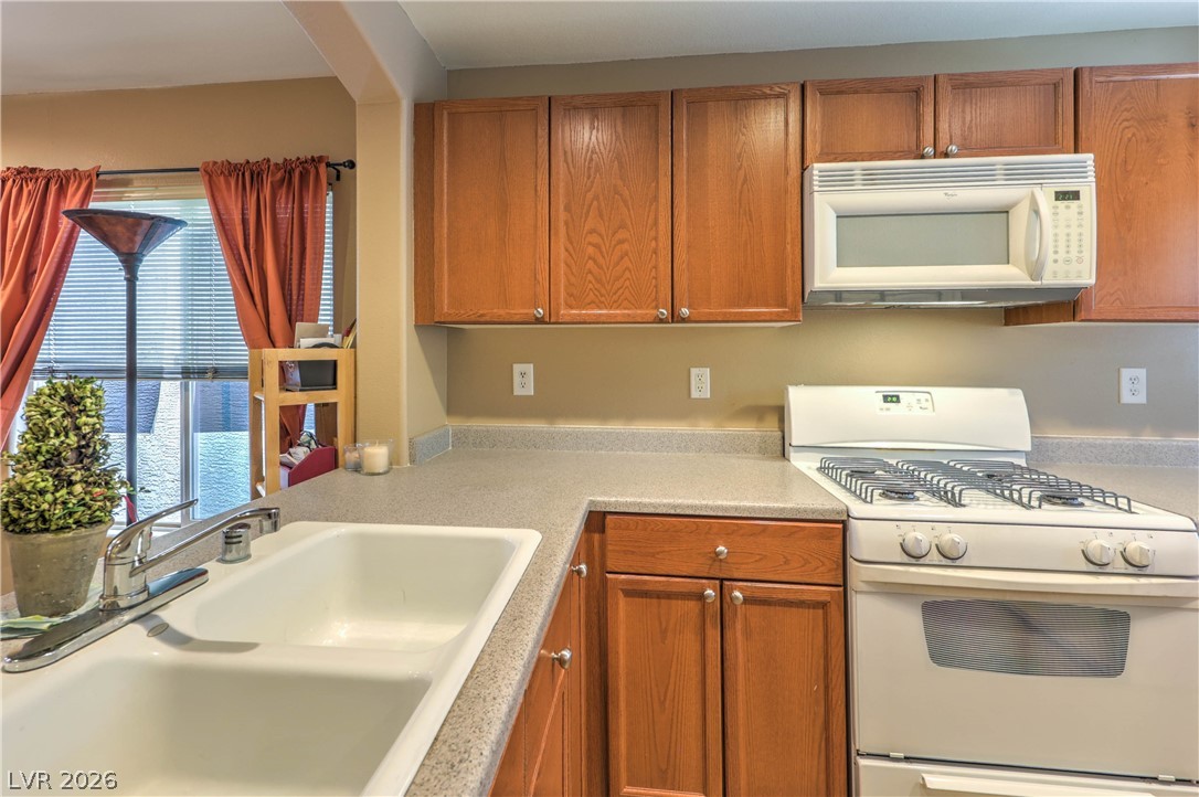 9068 Alluring Avenue Property Photo 9