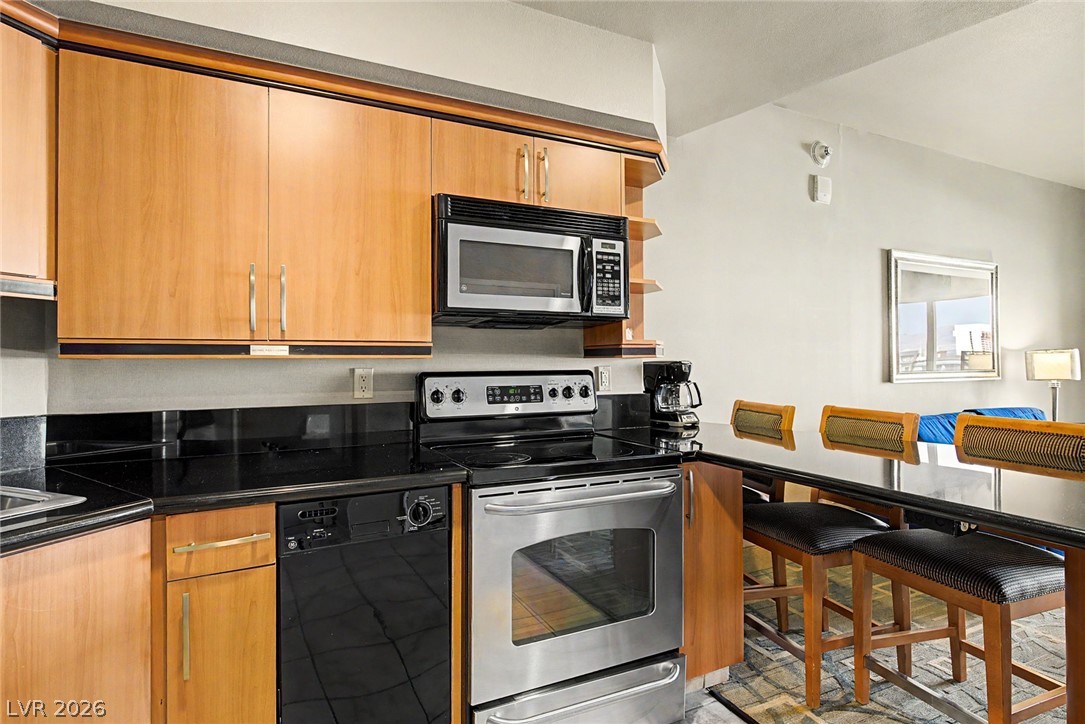 211 East Flamingo Road 1504 Property Photo 3