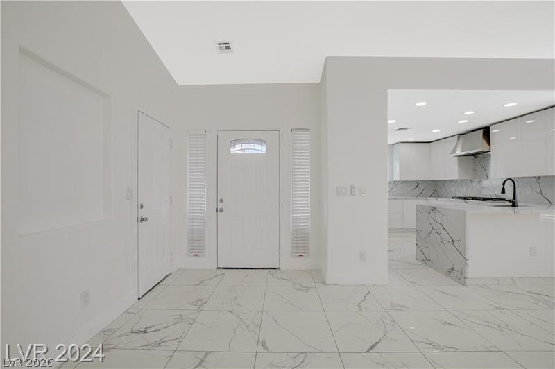 544 Terrace Point Drive Property Photo 4