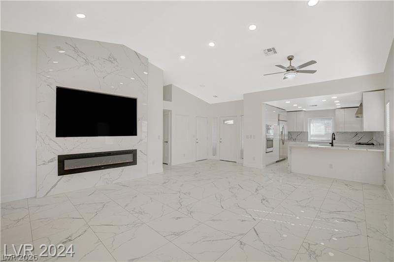 544 Terrace Point Drive Property Photo 6