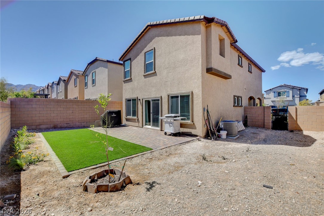 10927 Cambridge Lakes Avenue Property Photo 44